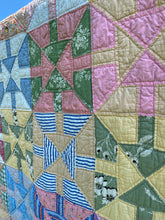 Load image into Gallery viewer, Arrows Quilt