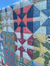 Load image into Gallery viewer, Arrows Quilt