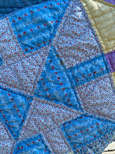 Load image into Gallery viewer, Arrows Quilt