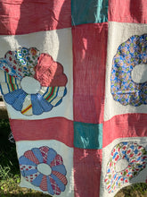 Load image into Gallery viewer, Dresden Plate Quilt TOP