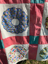 Load image into Gallery viewer, Dresden Plate Quilt TOP