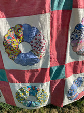 Load image into Gallery viewer, Dresden Plate Quilt TOP