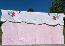 Load image into Gallery viewer, Flower Applique Quilt