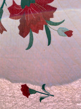 Load image into Gallery viewer, Flower Applique Quilt