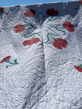 Load image into Gallery viewer, Flower Applique Quilt