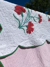 Load image into Gallery viewer, Flower Applique Quilt