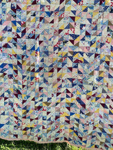 Load image into Gallery viewer, Triangles Quilt