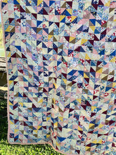 Load image into Gallery viewer, Triangles Quilt