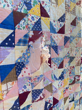 Load image into Gallery viewer, Triangles Quilt