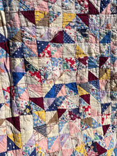 Load image into Gallery viewer, Triangles Quilt