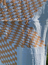 Load image into Gallery viewer, Lone Star Quilt