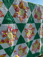 Load image into Gallery viewer, Flower Garden Block Quilt