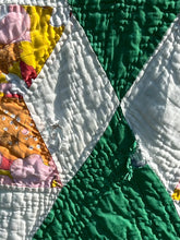 Load image into Gallery viewer, Flower Garden Block Quilt