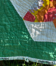 Load image into Gallery viewer, Flower Garden Block Quilt