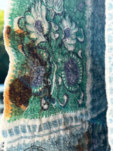 Load image into Gallery viewer, Flower Garden Block Quilt