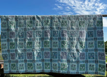 Load image into Gallery viewer, Flower Garden Block Quilt