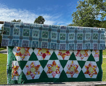Load image into Gallery viewer, Flower Garden Block Quilt