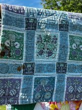 Load image into Gallery viewer, Flower Garden Block Quilt