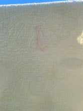 Load image into Gallery viewer, Dresden Plate Quilt