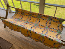 Load image into Gallery viewer, Double wedding Ring Quilt
