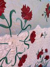 Load image into Gallery viewer, Flower Applique Quilt
