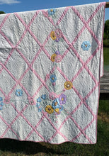 Load image into Gallery viewer, Pink Lattice Flower Applique Quilt
