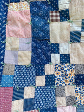 Load image into Gallery viewer, Carmen&#39;s Block (1939) Quilt
